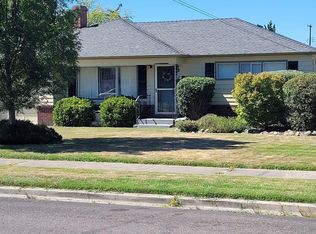 1208 Mount Pitt Ave, Medford, OR 97501