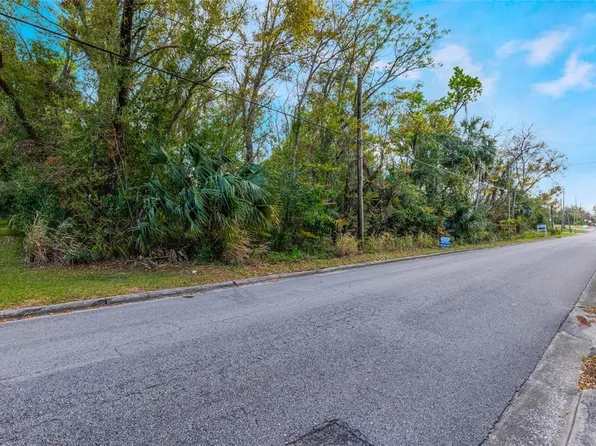 330 E Wisconsin Ave #4, Deland, FL 32724