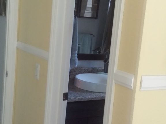 MB - Bathroom entrance