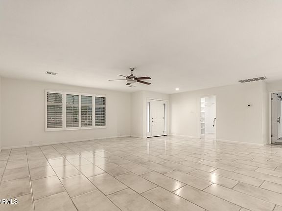 5th image of 516 E LODGE Drive