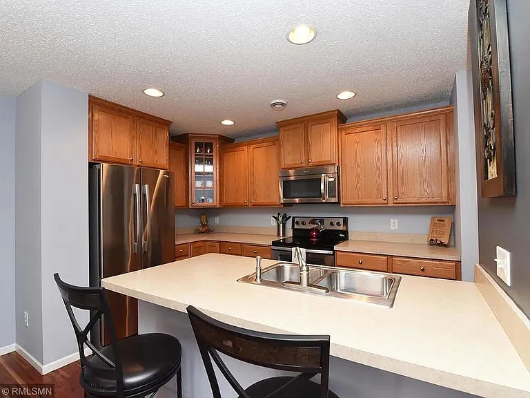 10866 Kingsfield Ln — Photo 3