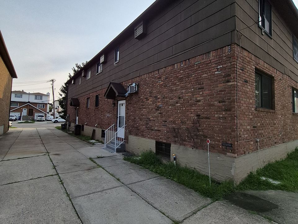 1st image of 438 Travis Ave #2