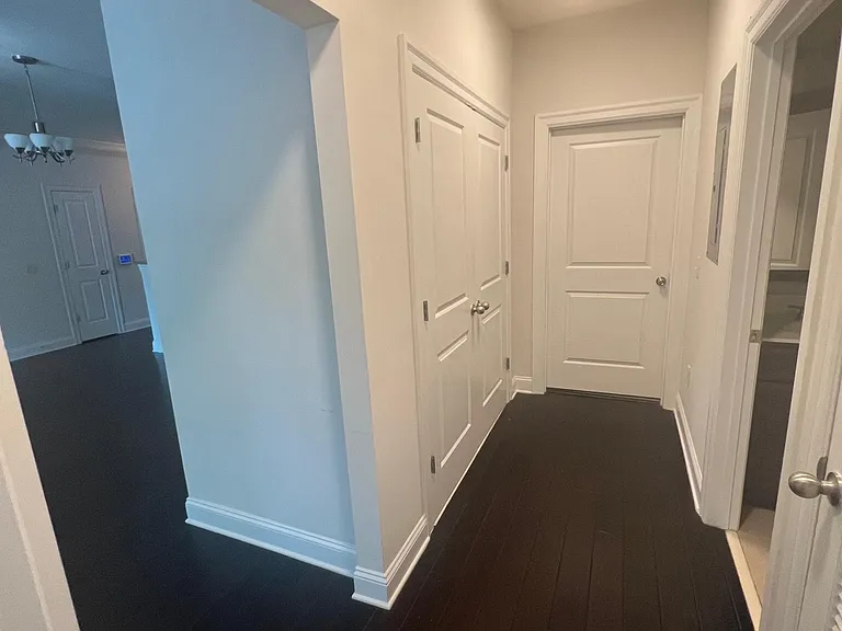 900 Abernathy Rd NE — Photo 2