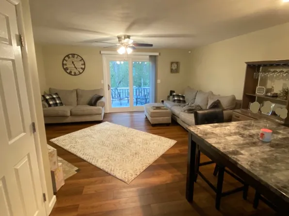120 Iron Oak Cir, Liverpool, NY 13088