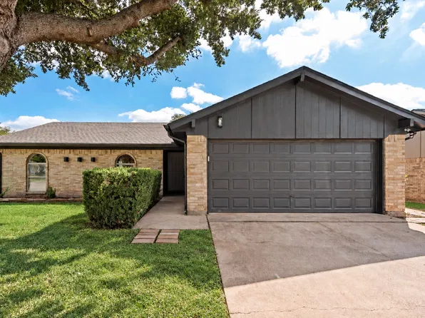 3021 Meadowmoor St, Fort Worth, TX 76133