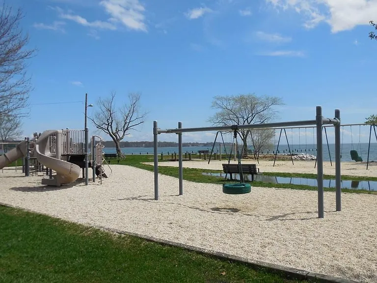 93 Great Lake Dr — Photo 27