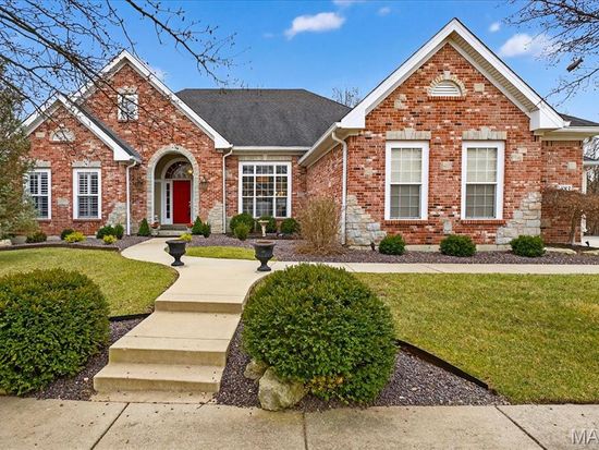 883 Arbor Chase Dr, Ballwin, MO 63021
