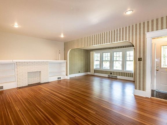 3rd image of 78 Frontenac Ave