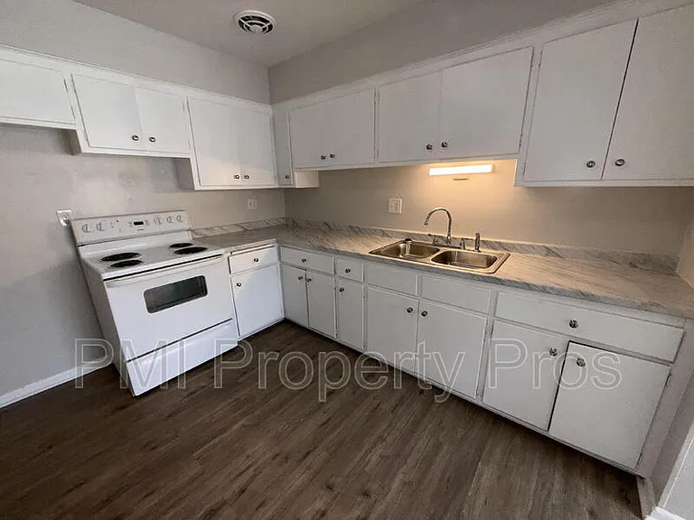 7701 W Hampton Ave #1 — Photo 4