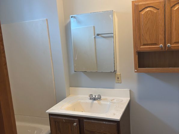 121 Main Rd #1