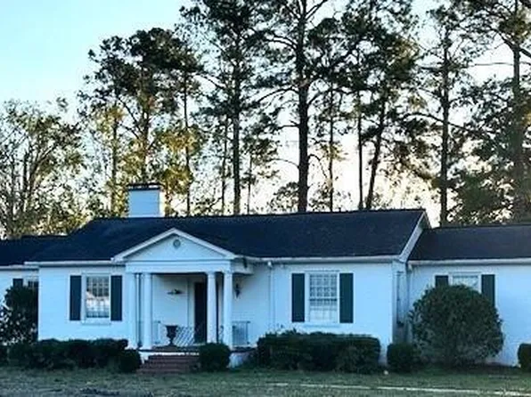 909 Center Dr, Vidalia, GA 30474