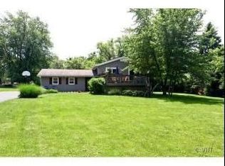 35W015 Chillem Dr, Batavia, IL 60510