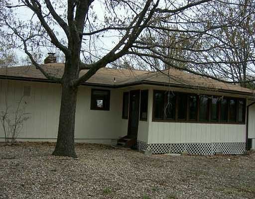 2nd image of 4 Elizabeth Dr