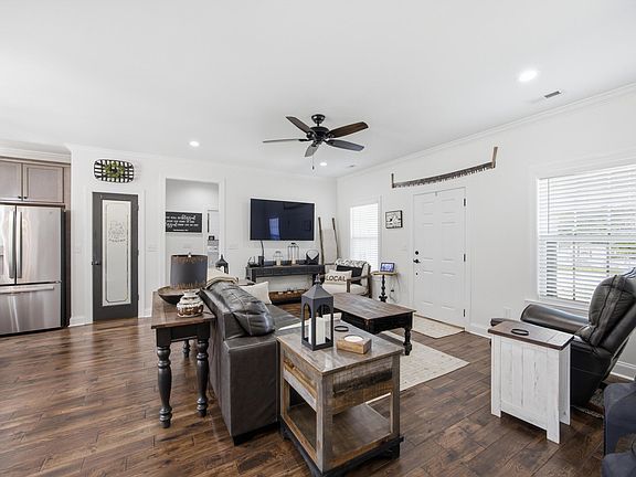 5th image of 509 Harris Creek Trl SW