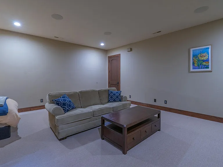 1637 N Olla Cir — Photo 47