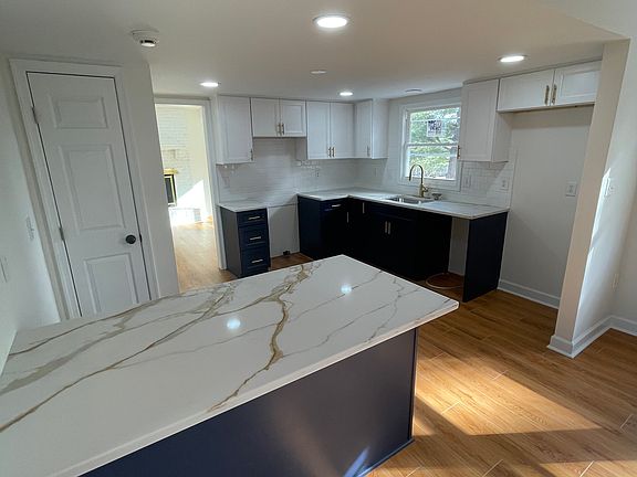 5th image of 200 Glade Blvd