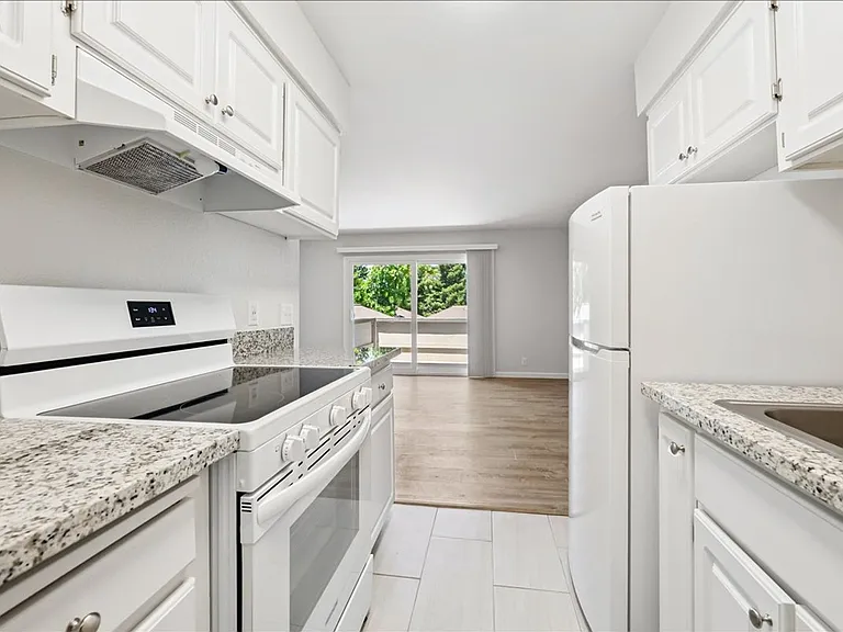 7051 Bowling Dr — Photo 3