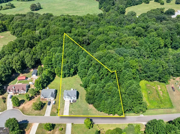 1221 Casper Ln, Winder, GA 30680