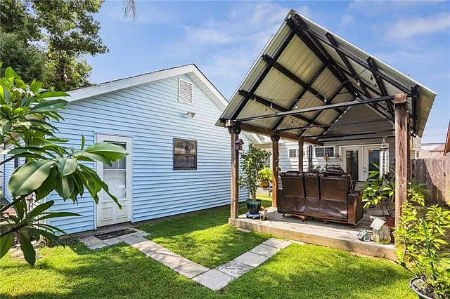 661 E William David Pkwy — Photo 27
