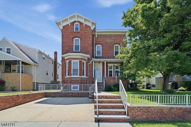 1st image of 122 Avenue A