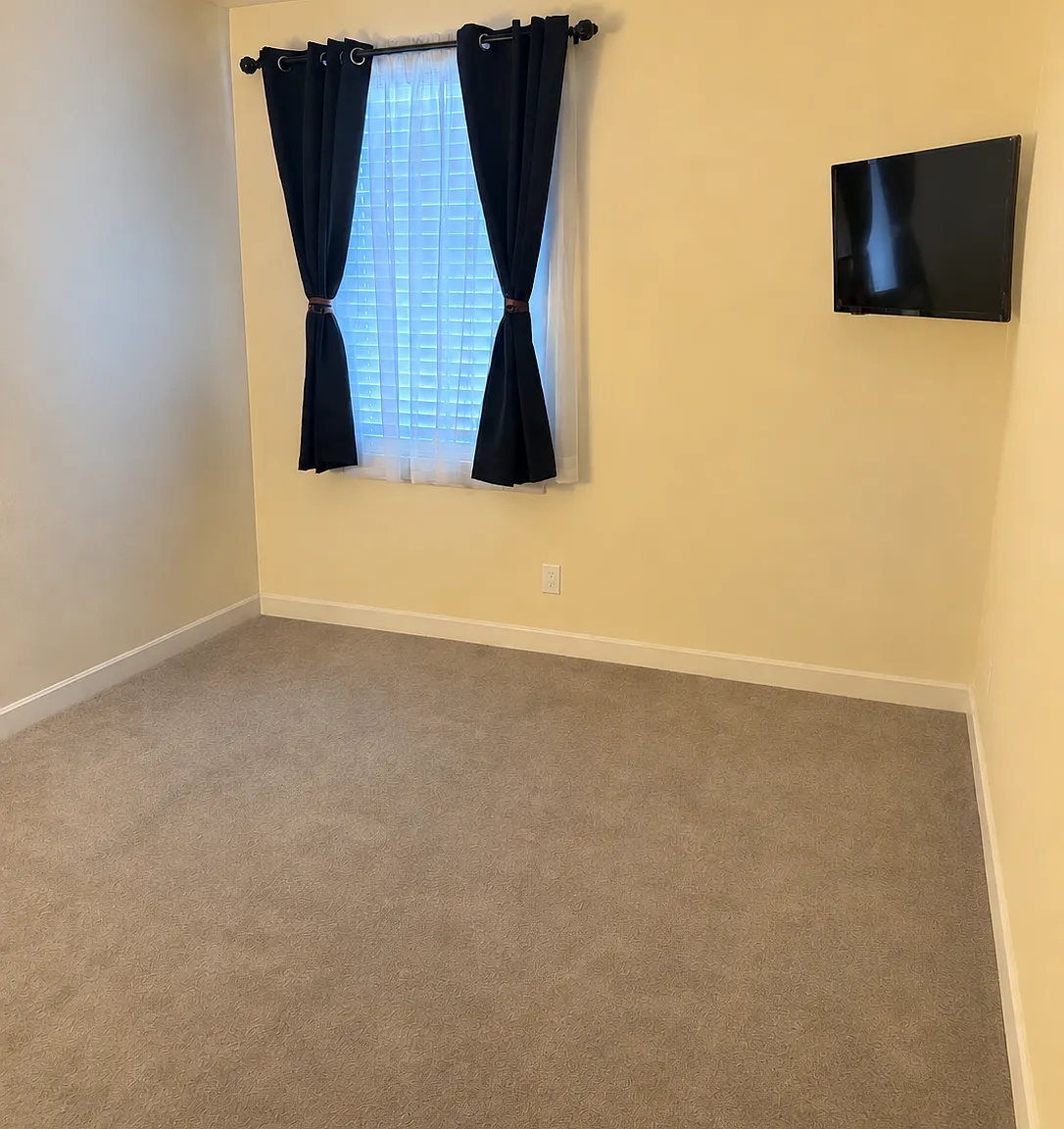 3 bed, 2.5 bath, 1811 sqft, $900 — Photo 1