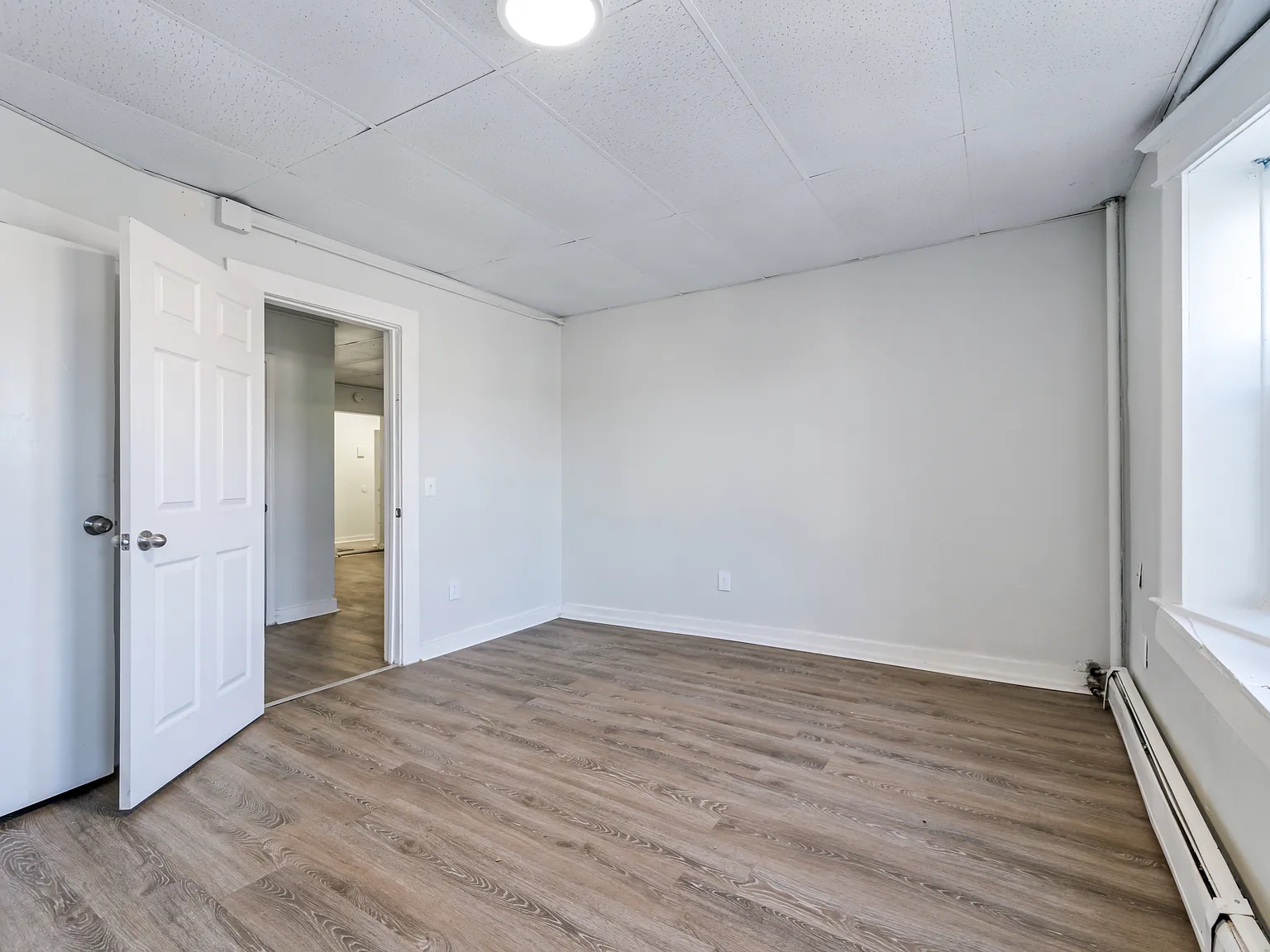 3 bed, 1028 sqft, $1,900 — Photo 3