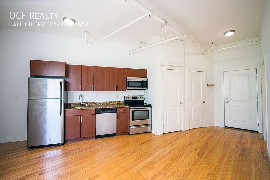 1st image of 4 Leverington Ave Unit 302