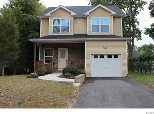 9 Madison St, Walden, NY 12586
