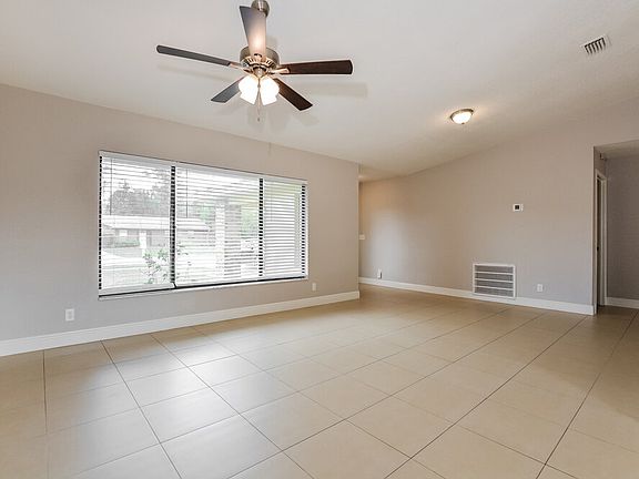 4th image of 8431 Alveron Ave