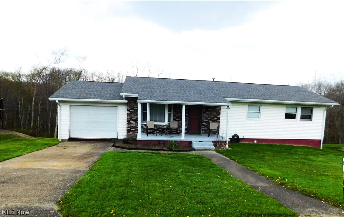 52235 West Dr photo 1