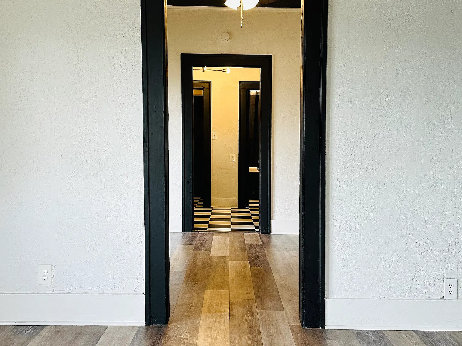 1 bed, 650 sqft, $1,200 — Photo 3