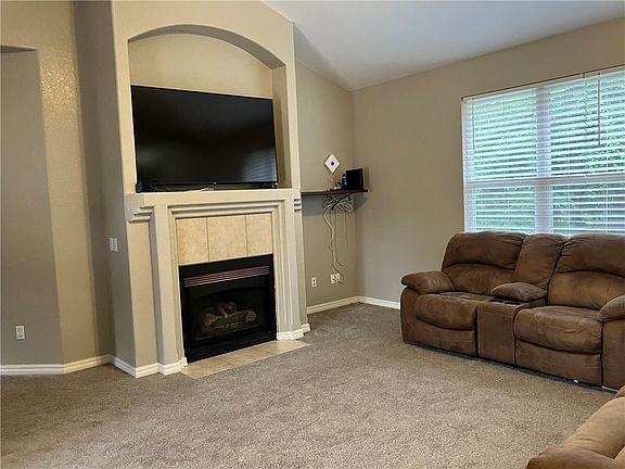 2nd image of 2 Latshaw Ln