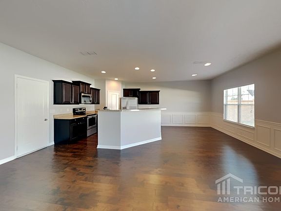 5th image of 3424 Tourmaline Dr