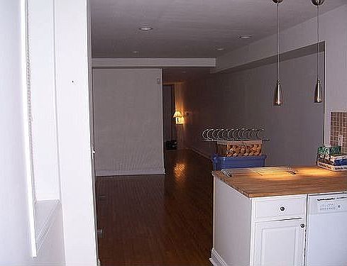 kitchen/dining room area