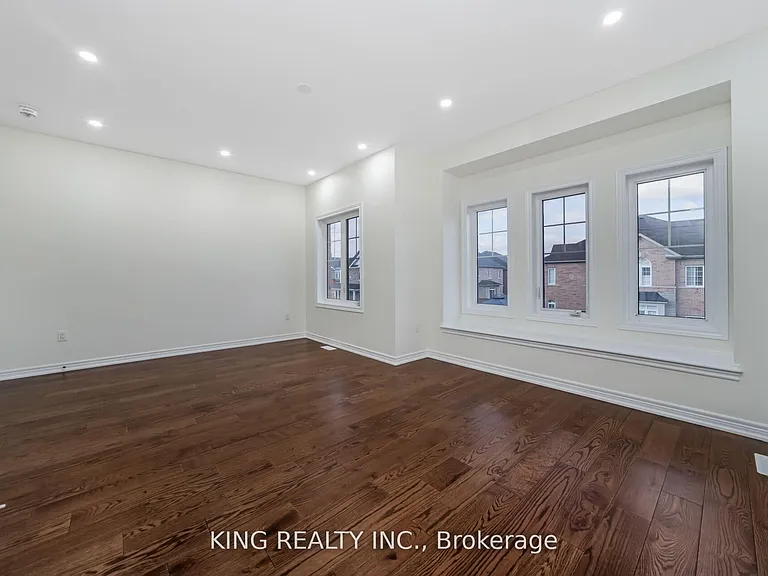 52 Haverstock Cres — Photo 33