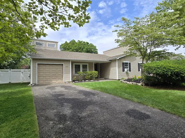 2189 Cedar Avenue, Ronkonkoma, NY 11779