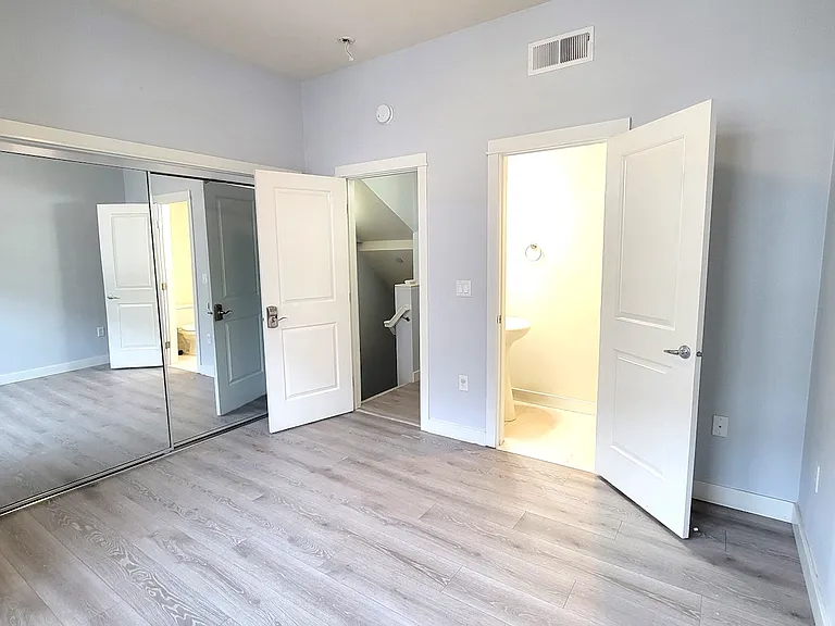 288 Kentdale Pl — Photo 13