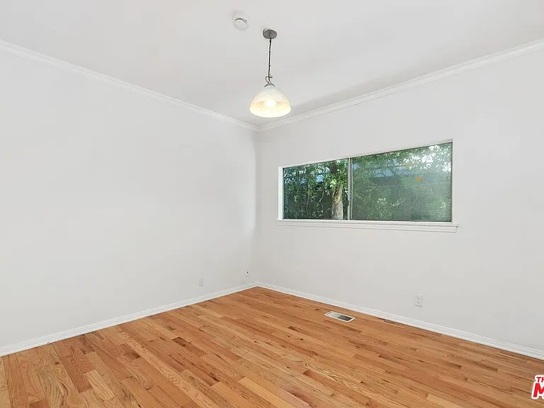 517 N Elm Dr — Photo 24