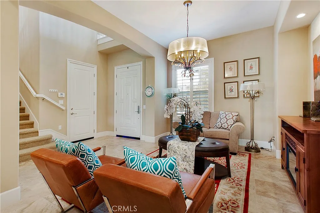 5 bed, 6.5 bath, 4075 sqft, $8,500 — Photo 4