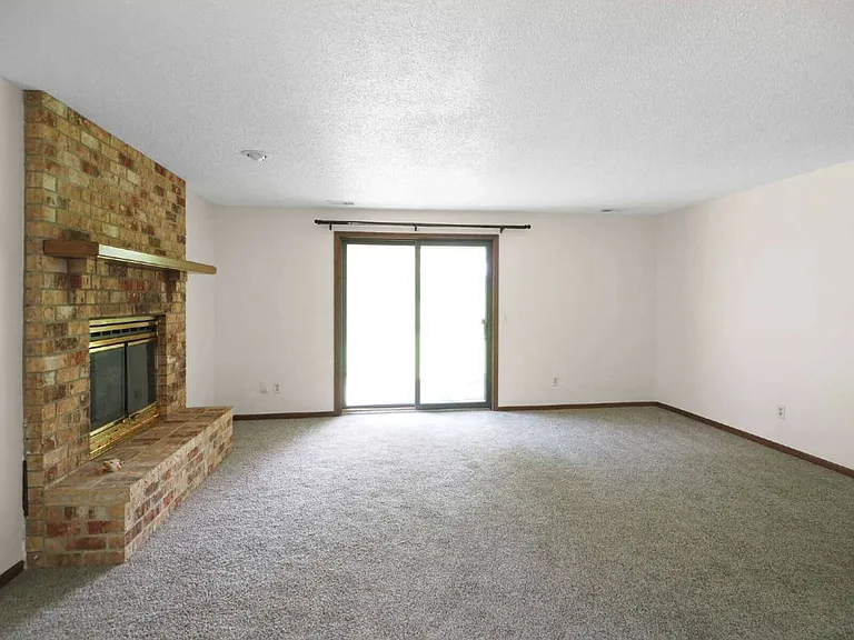 936 Sherwood Rd — Photo 10