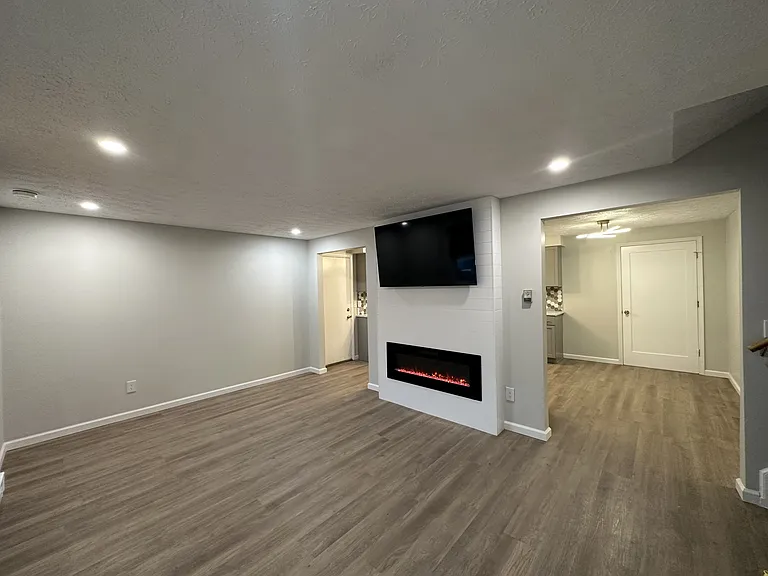 61 Grandview Ln — Photo 2