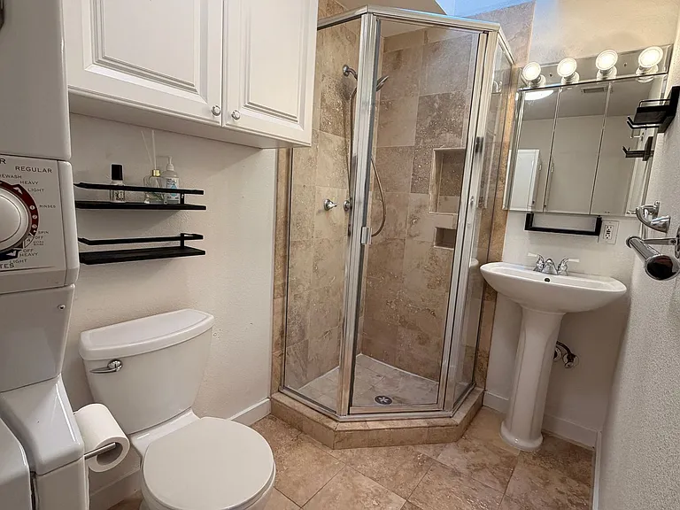 97 East Ct #58 — Photo 8