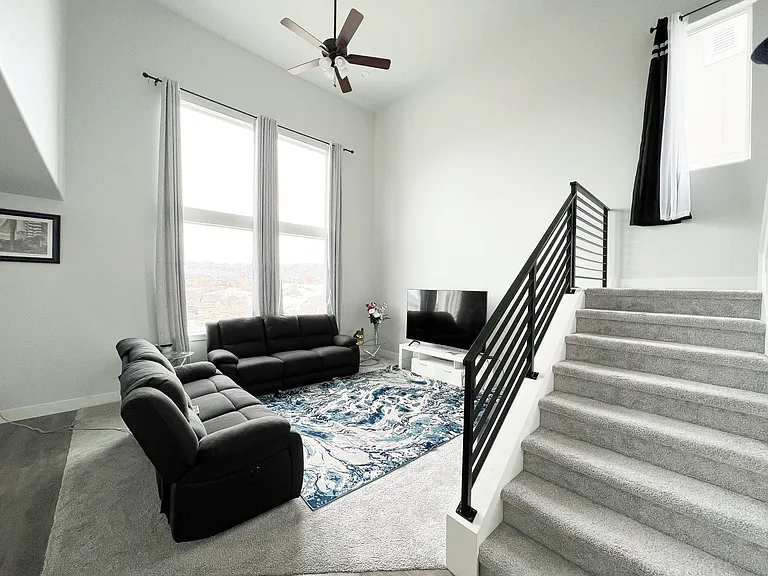 1531 W Stone Gate Dr — Photo 3