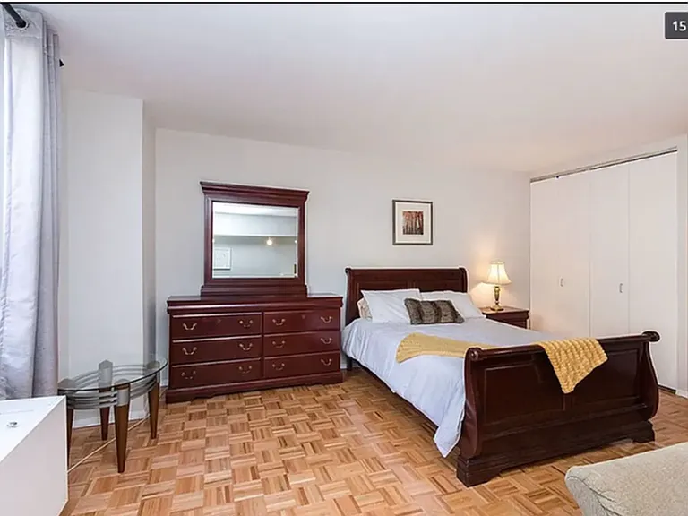 393 W 49th St #2V — Photo 14