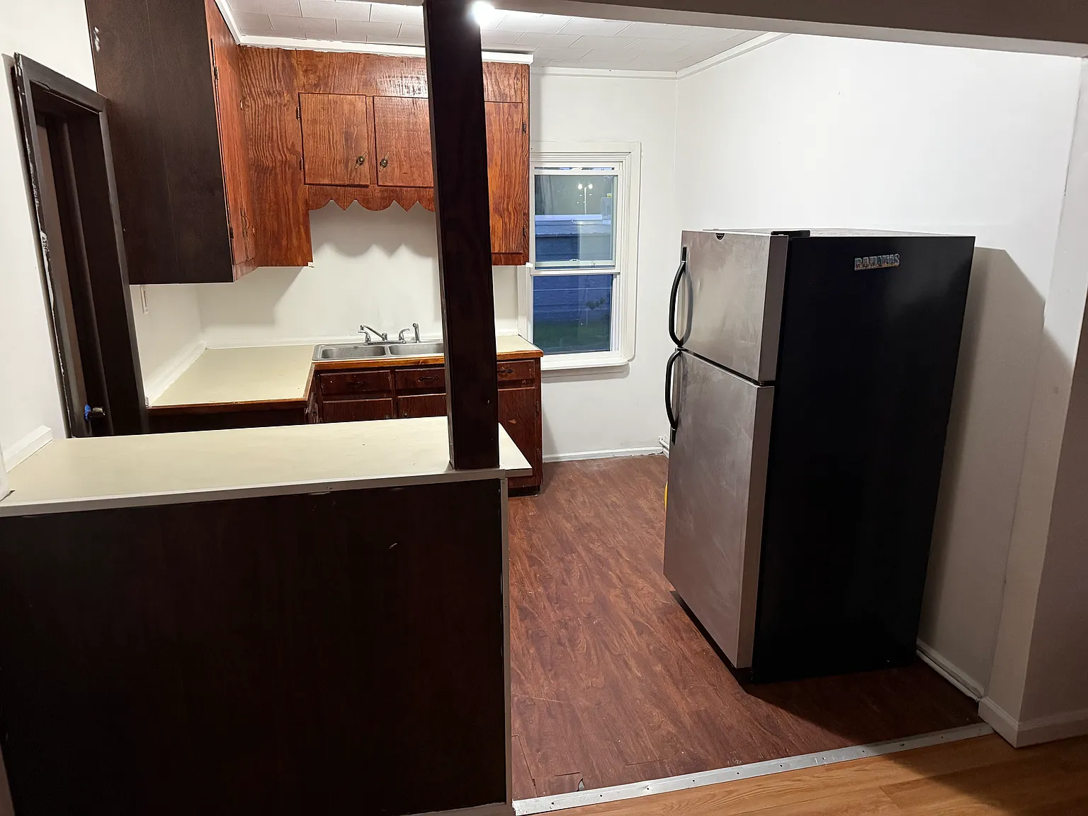 1 bed, $1,000 — Photo 1