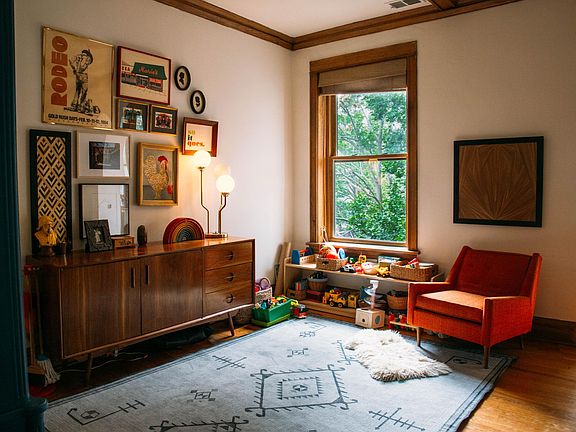 4th image of 4917 N Lawndale Ave #2
