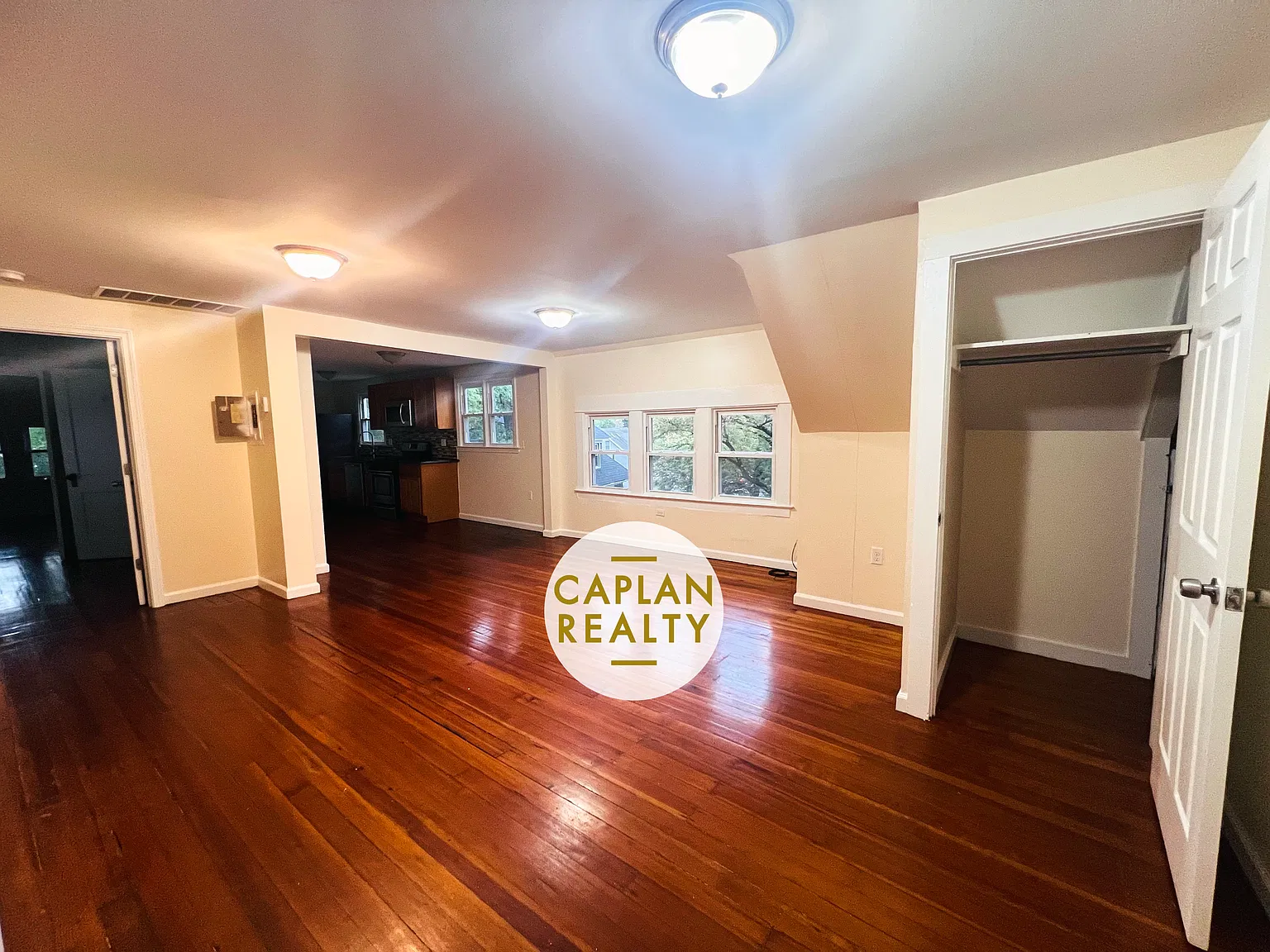3 bed, $1,950 — Photo 4