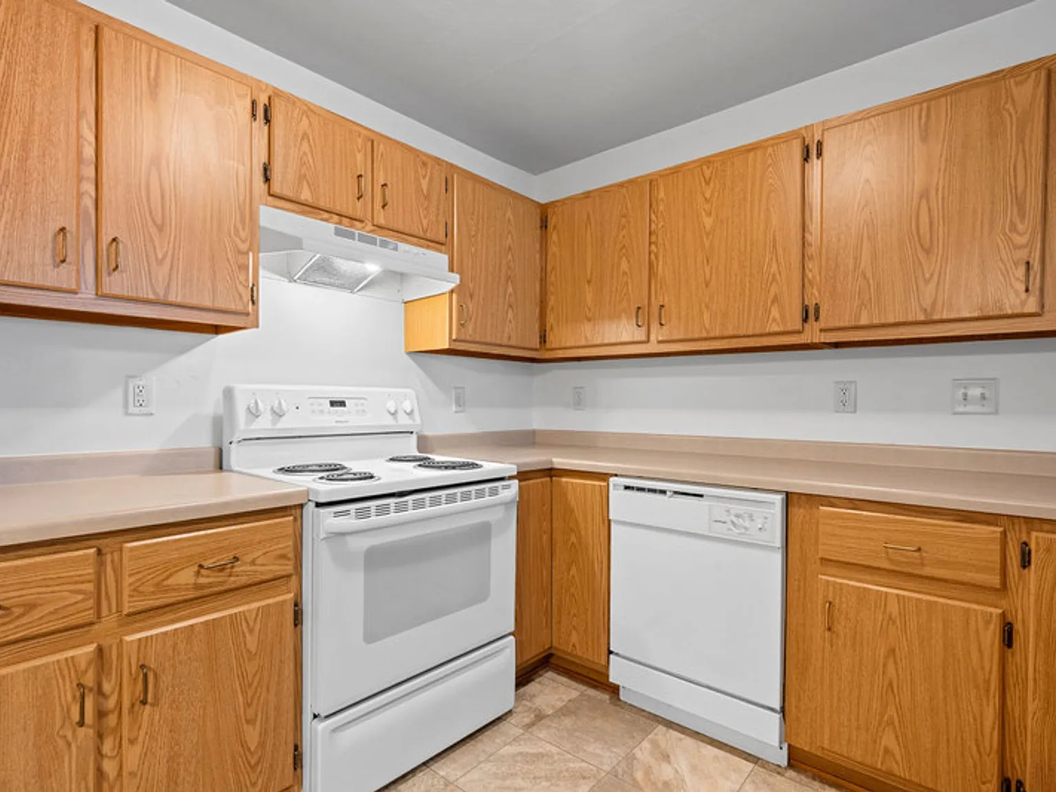 Gateway Estates Apartments — Photo 4