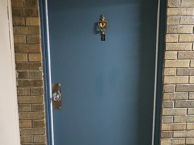 211 N Beach Dr #11 — Photo 2
