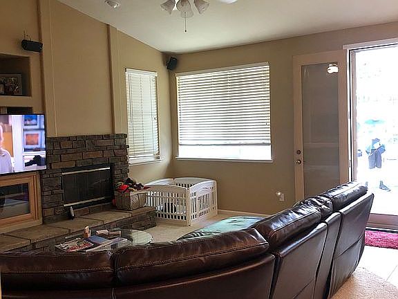 4th image of 420 Caldarella Cir
